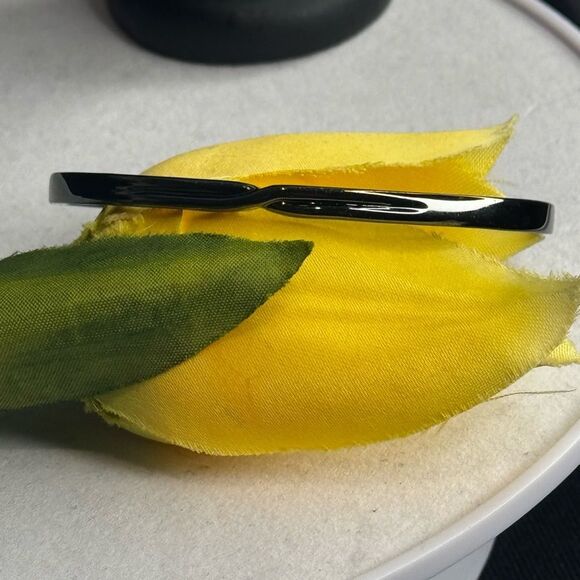 EXPRESS Gunmetal Thin Open Cuff Bangle Bracelet - Picture 2 of 4